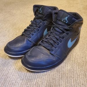 Air Jordan 1 Mid Obsidian